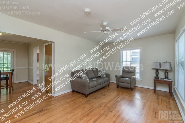 Building Photo - SOUTH OF GRAND!! 3 Bedroom, 1 Bath Home in...