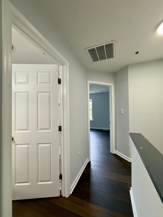 Foto del edificio - Charming 3 Bedroom/2 Bathroom Apartment in...