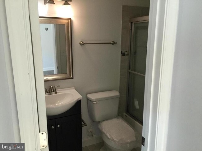 Building Photo - 250 S Washington St