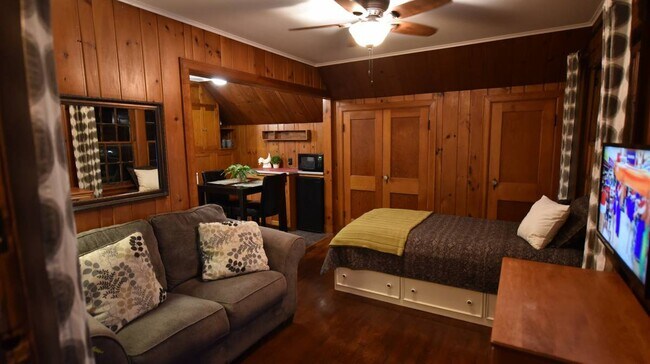 Foto del edificio - 156 N Crestway St