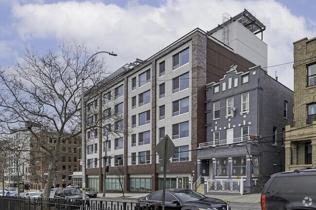 Building Photo - Crotona North Apartments