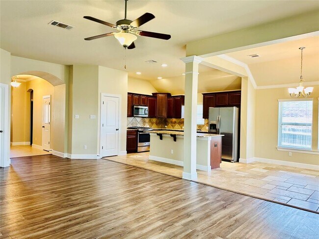 Building Photo - 520 Cerezo Dr