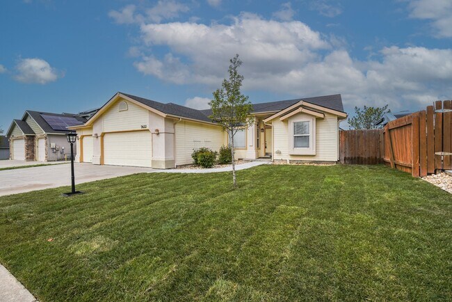 Foto del edificio - 7622 W Bright Star St