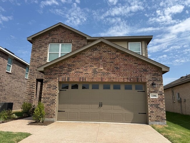 Building Photo - 2206 Meadow Park Drive