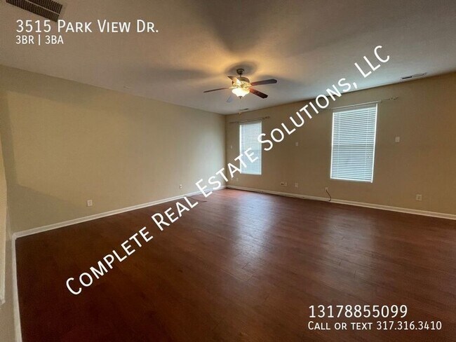 Foto del edificio - Now Showing this 3 bedroom, 2 1/2 bath hom...