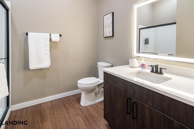 Foto del edificio - 1364 E Battlefield Rd