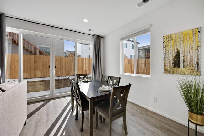 Foto del edificio - 5888 Indian Wls Ct