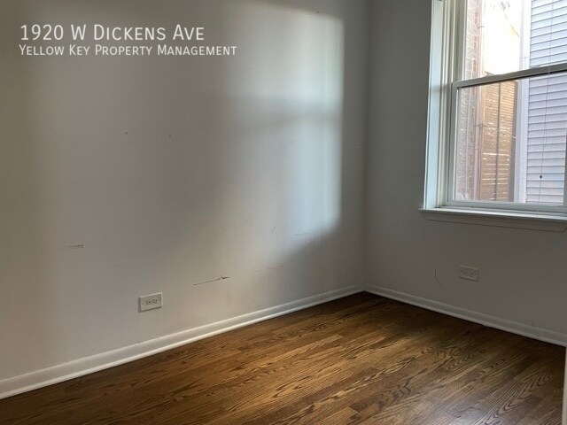 Building Photo - 1920 W Dickens Ave