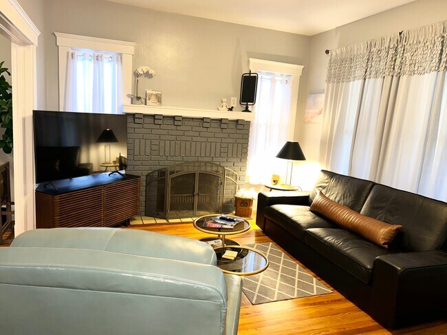 Foto del edificio - 1039 Riviera St