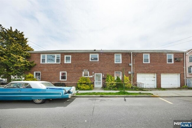 Photo - 826 7th St Apartment