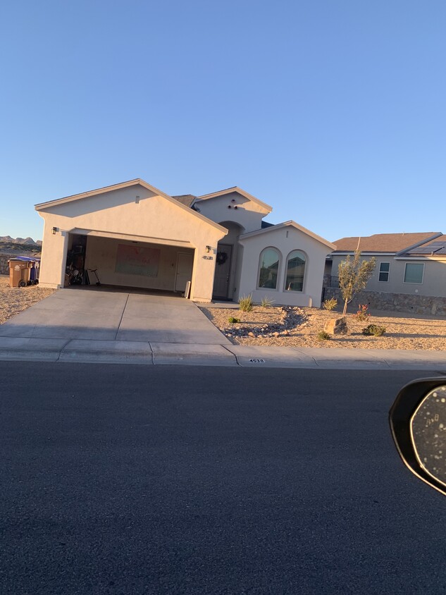 Primary Photo - 4538 Red Mountain Cir