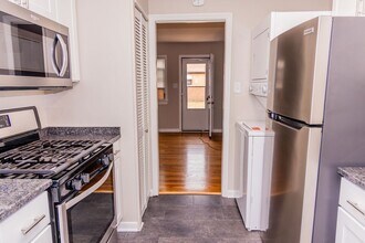 Building Photo - 1905 Grayland Ave