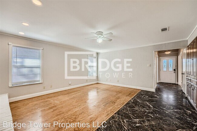 Building Photo - 3 br, 2 bath House - 405 Live Oak Drive