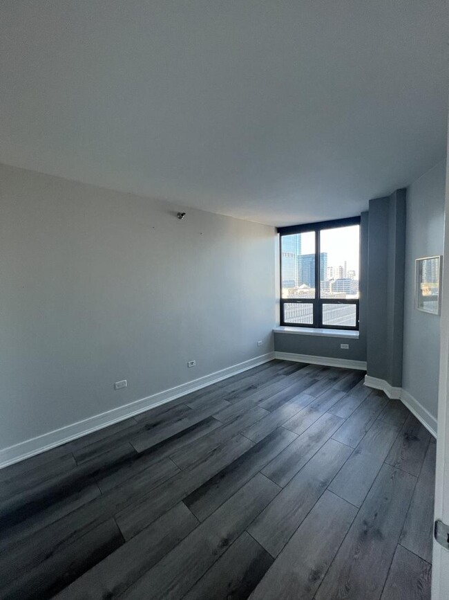 Foto del edificio - 1 bedroom in Chicago IL 60654