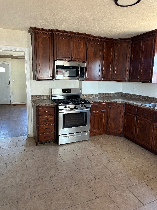 Building Photo - 3210 S Ammon Rd