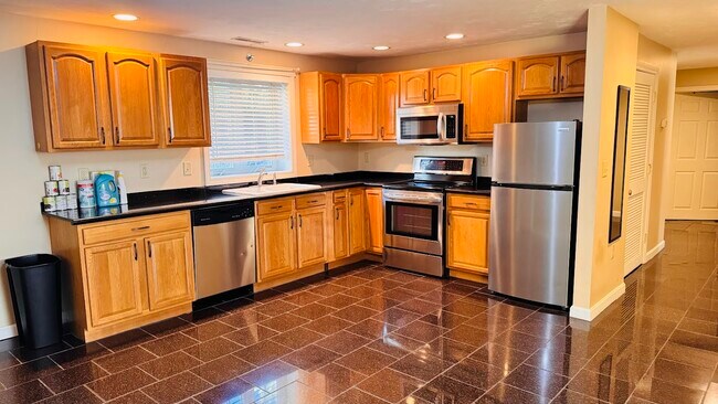 Building Photo - 1 Hatfield St