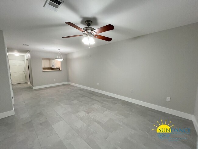 Building Photo - Lovely 2 Bedroom Condo at Florida Club