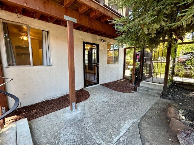 Foto del edificio - 16103 Marcella St