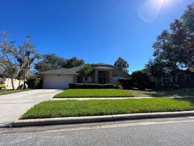 Foto del edificio - BIG AND BEAUTIFUL 4 BR/3BA HOME IN OVIEDO!!