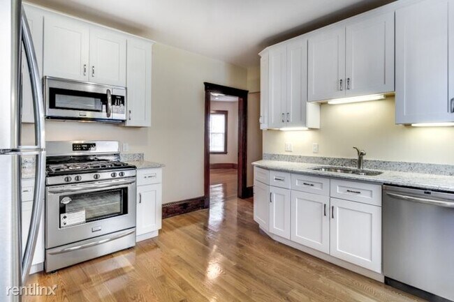 Building Photo - 2 br, 1 bath Apartment - 5 Althea St 1 Unit 1