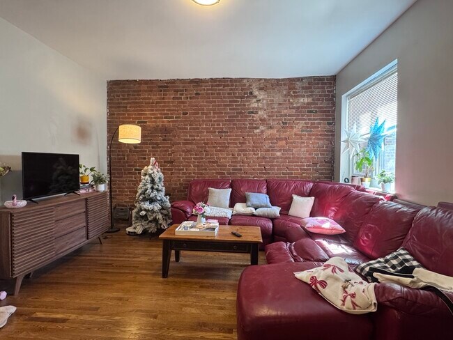 Foto del edificio - 31 Stearns Rd