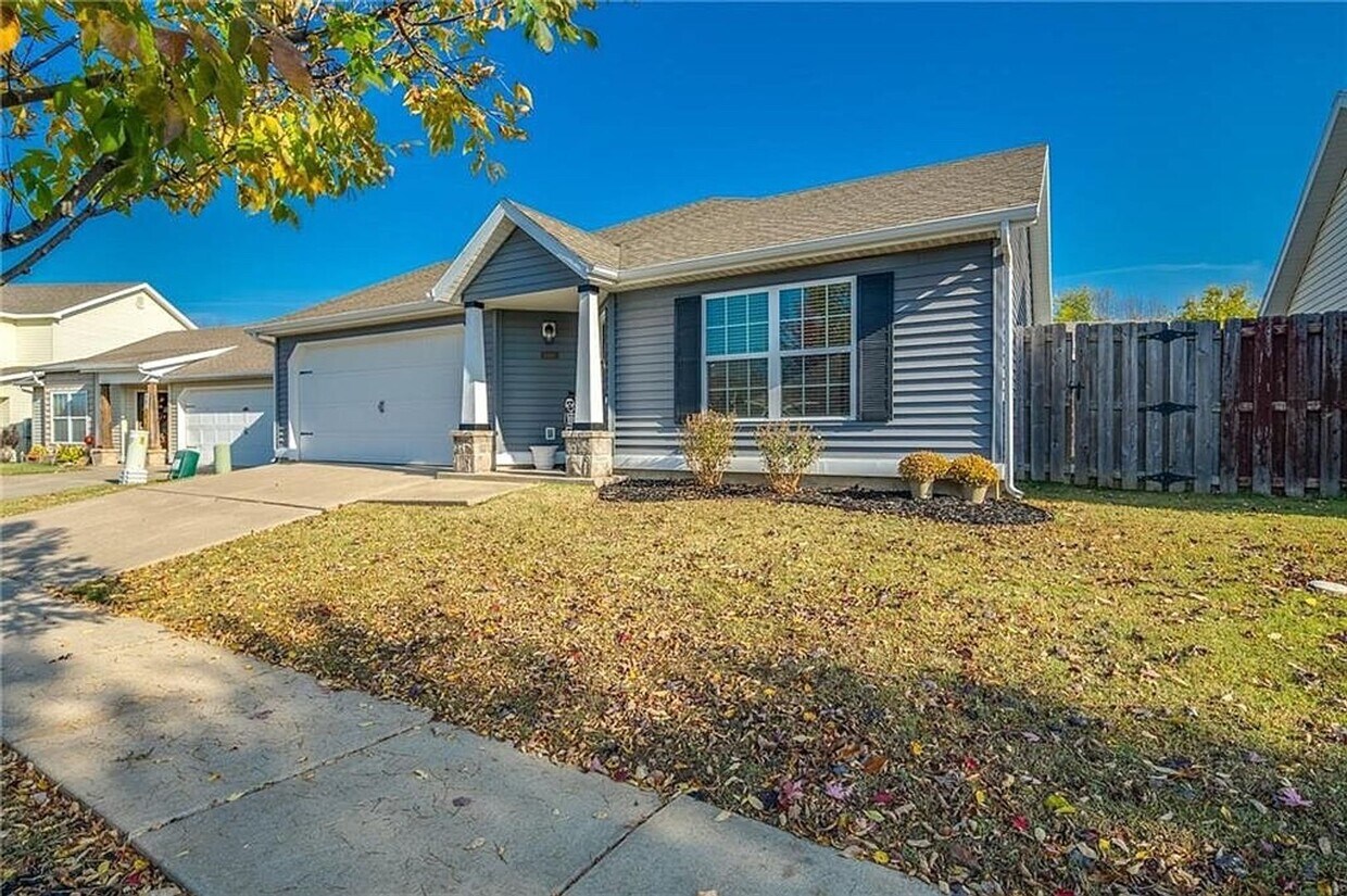 Foto principal - 3 Bedroom Home in Fayetteville for Rent!!