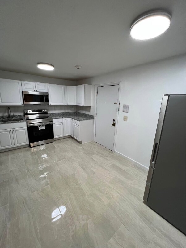 Foto del edificio - 4 Park Ave Pl