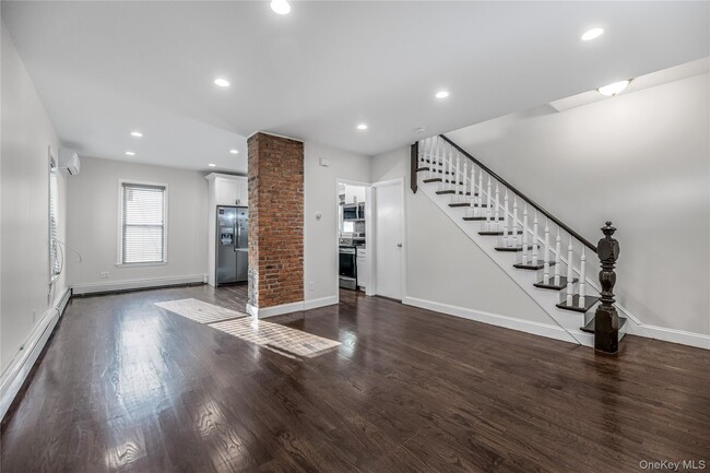 Foto del edificio - 1837 Wallace Ave