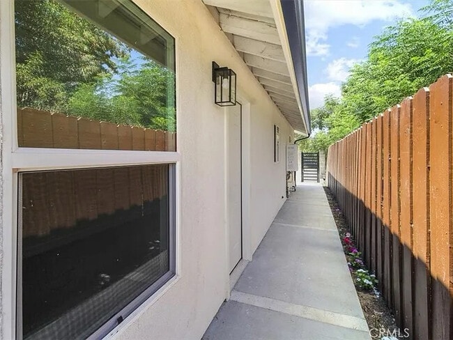 Building Photo - 8140 Louise Ave