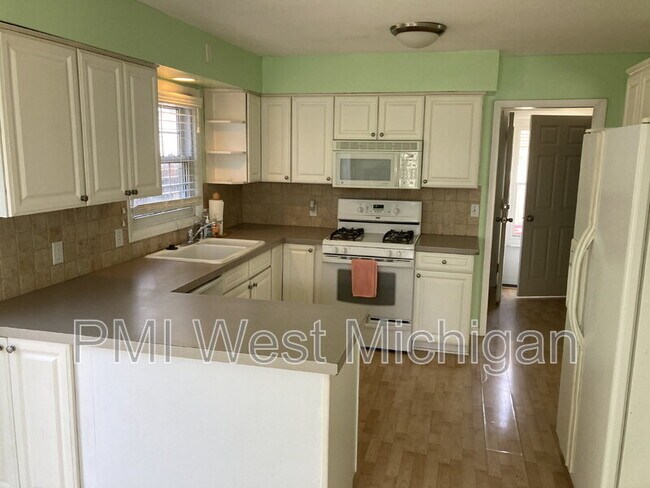 Foto del edificio - 1013 Worcester Dr NE