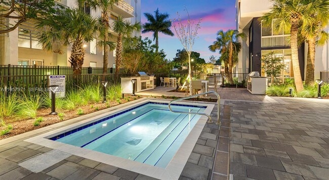 Foto del edificio - 740 N Dixie Hwy