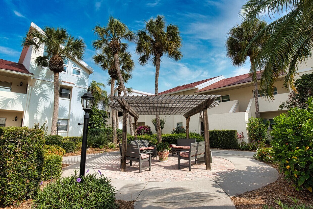 Primary Photo - Annual Furnished 2nd Floor Condo on Capri ...