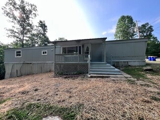 Building Photo - 220 Lakeshore Dr