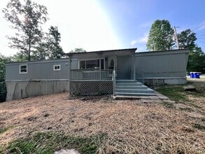 Building Photo - 220 Lakeshore Dr