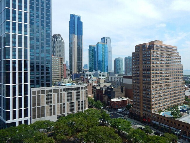 Foto del edificio - 270 Marin Blvd