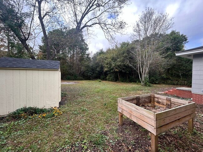 Building Photo - 219 Wood Dale Dr