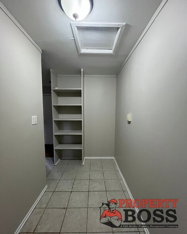 Foto del edificio - 5641 E 13th Pl