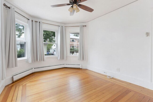 Building Photo - 86 Walnut St