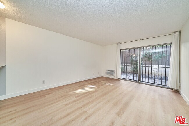 Foto del edificio - 320 S Ardmore Ave