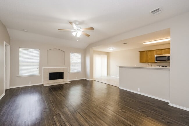 Foto del edificio - 1416 Mosscreek Dr