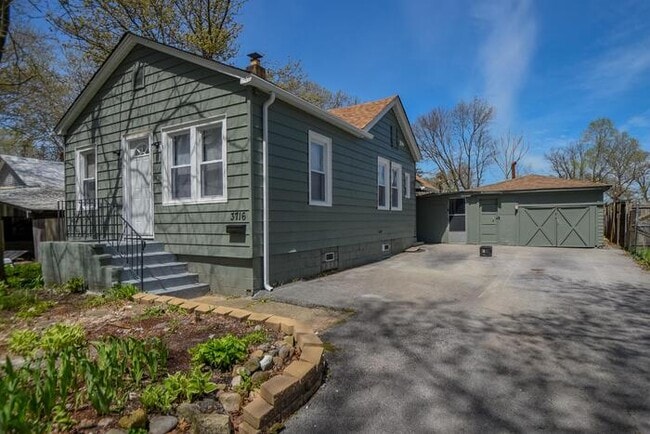 Building Photo - 3716 W 48th Pl