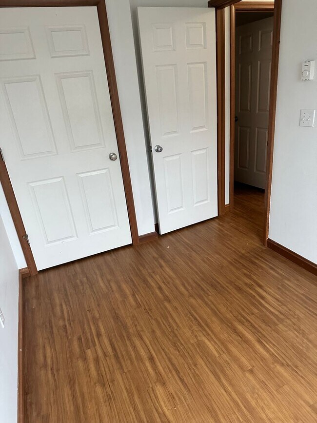 Foto del edificio - Spacious 2 Bedroom Townhouse