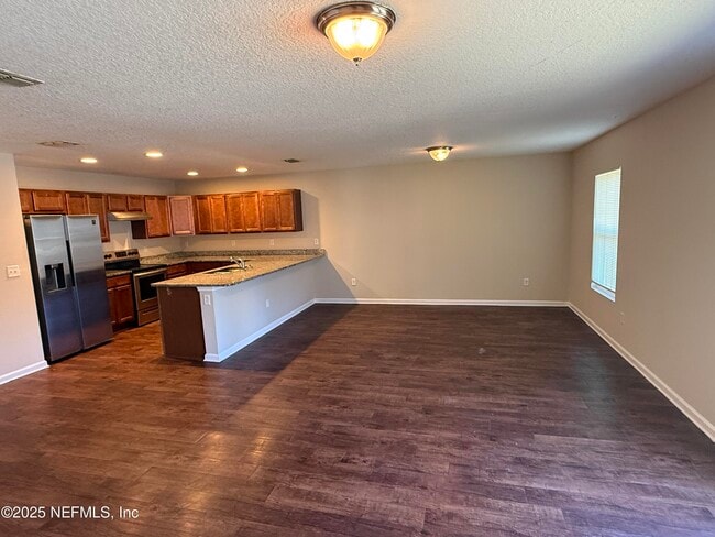 Building Photo - 8850 Southwest Ct