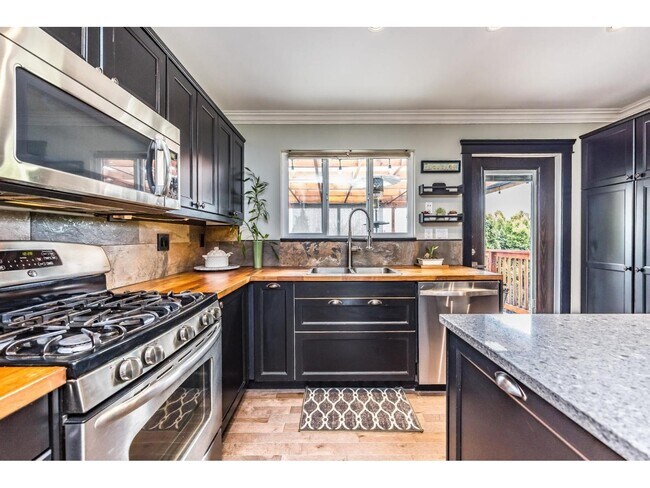 Photo du bâtiment - 19xxx-19x68 68 Ave