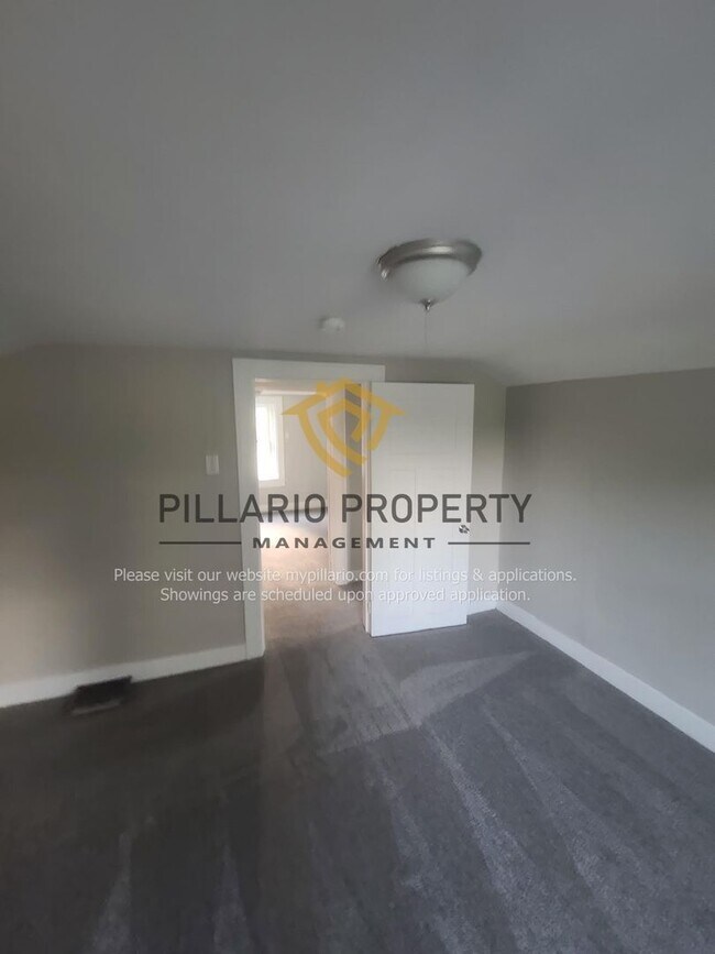 Building Photo - Beautiful Home Near Downtown!