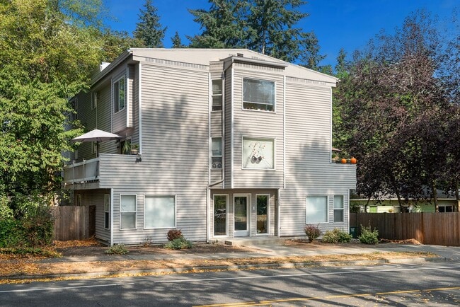 Building Photo - 125th 125th Apartments