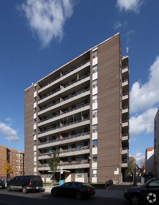 Photo du bâtiment - Bel Manor Apartments