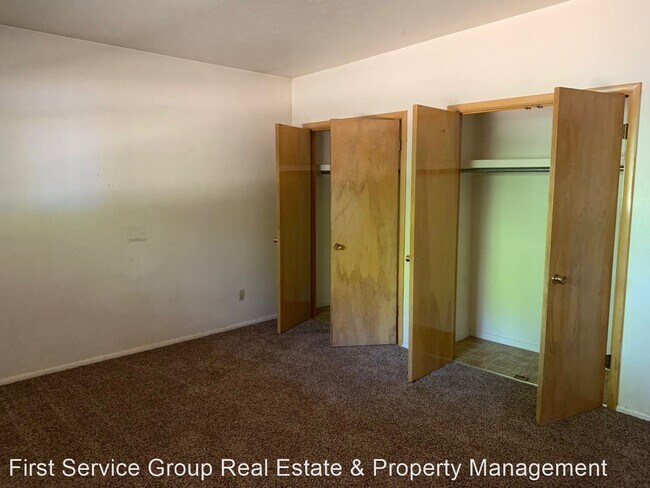 Building Photo - 3 br, 1.5 bath House - 118 E Pennsylvania St