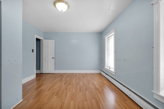 Building Photo - 214 N Howard St