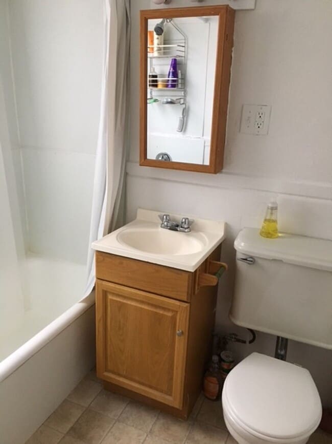 Building Photo - Available 09/01/2026 | $2,365/month | 1 Bedroom / 1 Bathroom | Cats Allowed | Heat & Hot Water In...
